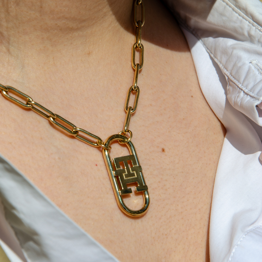 FIO TOMMY HILFIGER MONOGRAM AÇO DOURADO '2780723'