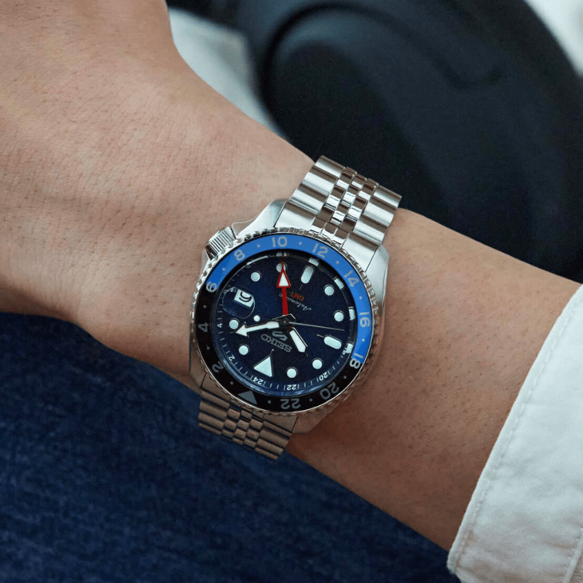 RELÓGIO SEIKO 5 SPORTS 'SPORTS' SKX GMT PRATEADO 'SSK003K1'