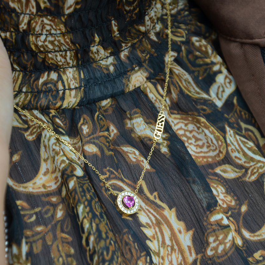 FIO GUESS 'M'AMA NON M'AMA' AÇO DOURADO 'JUBN04667JWYGFCT-U'