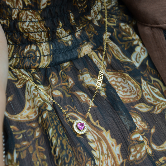 FIO GUESS 'M'AMA NON M'AMA' AÇO DOURADO 'JUBN04667JWYGFCT-U'