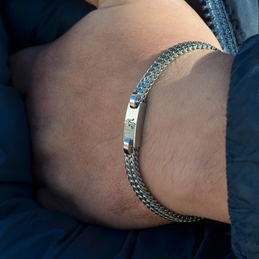 PULSEIRA MASERATI 'ICONIC' AÇO 'JM425AVD104'