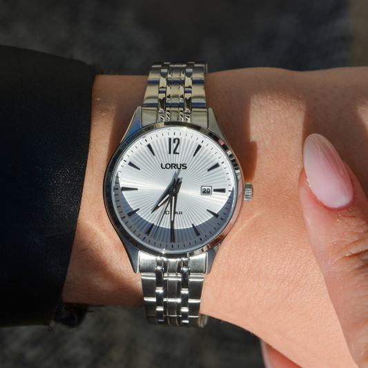 RELÓGIO LORUS 'WOMAN CLASSIC' PRATEADO 'RJ201CX9'