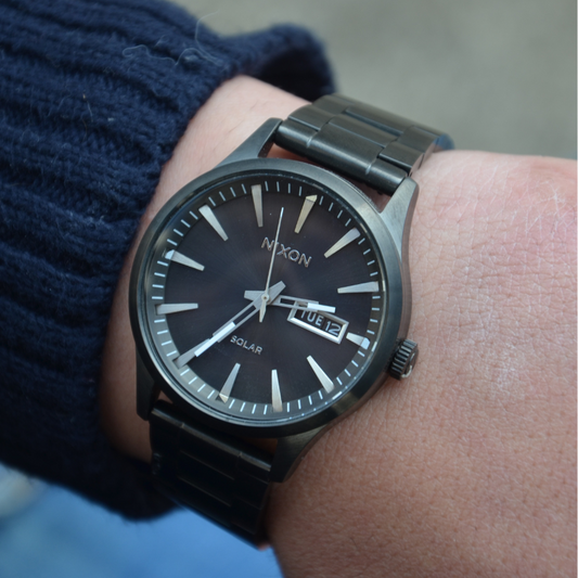RELÓGIO NIXON SENTRY SOLAR GUNMETAL 'A1346-131'